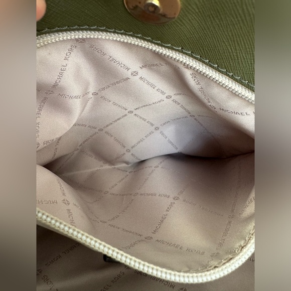 Michael Kors Savannah Satchel olive green leather bag with wallet/wristlet. Set - Picture 5 of 16
